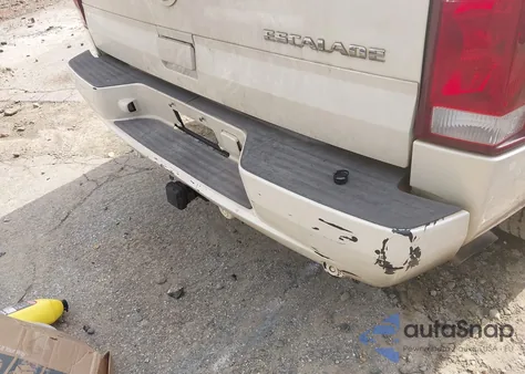 2002 Cadillac Escalade Standard z USA, uszkodzony, nr VIN 1GYEK63N02R319269